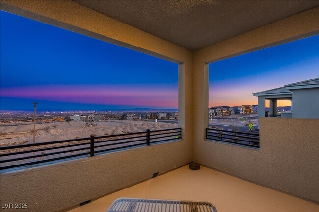 Building Photo - 1592 Pacific Baza St