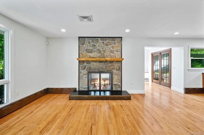 Building Photo - 112 Old Mountain Rd