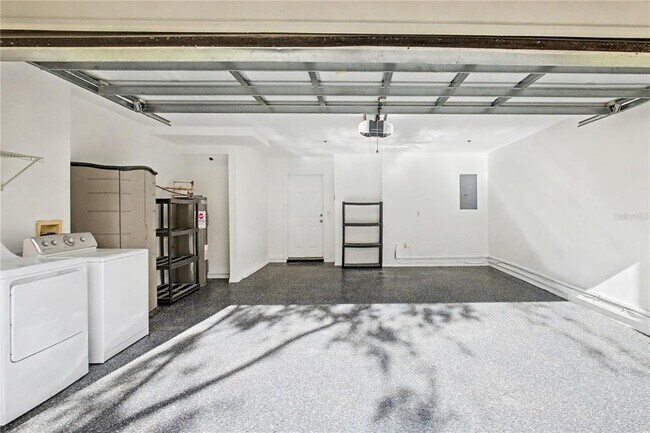 Building Photo - 1042 Waterside Dr