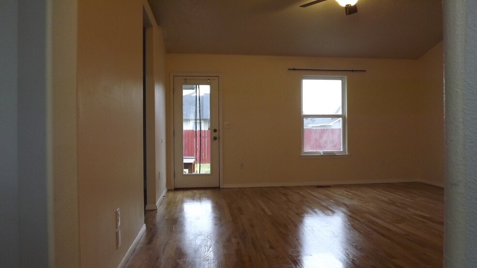 Building Photo - 14150 Shenandoah St