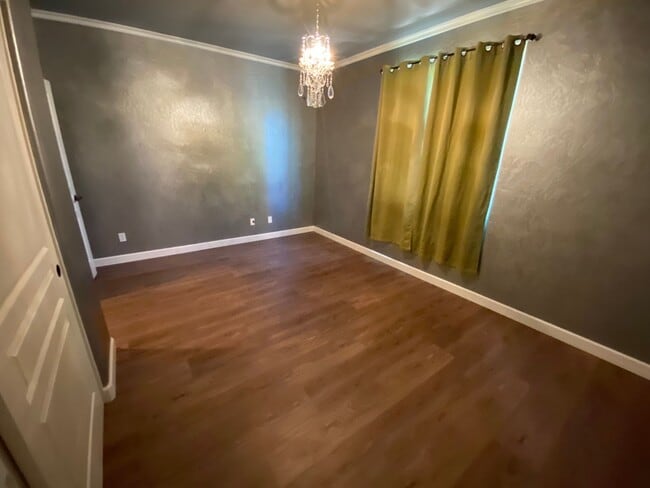 Building Photo - Big beautiful Home for rent in Visalia, Ca