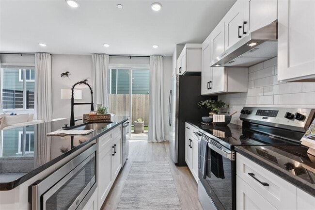 Building Photo - 7603 Strong Bow Ct