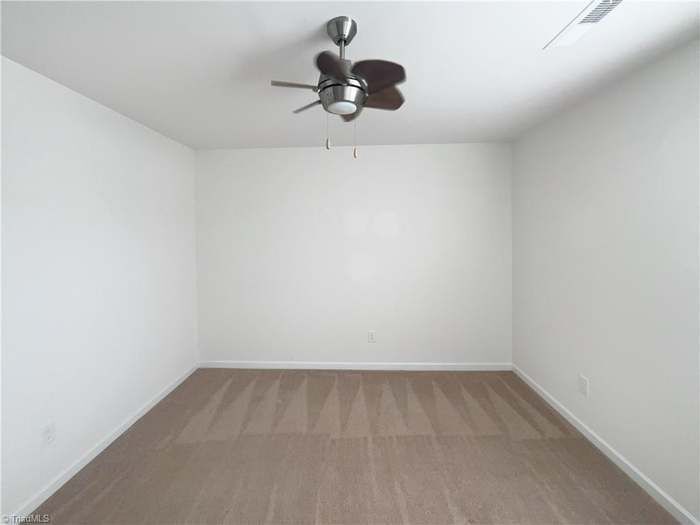 Building Photo - 2102 Longburn Dr