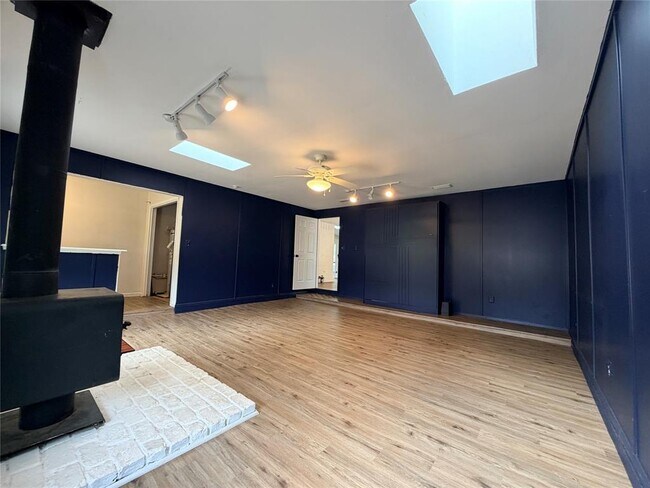 Building Photo - 115 Spanish Oak Cir