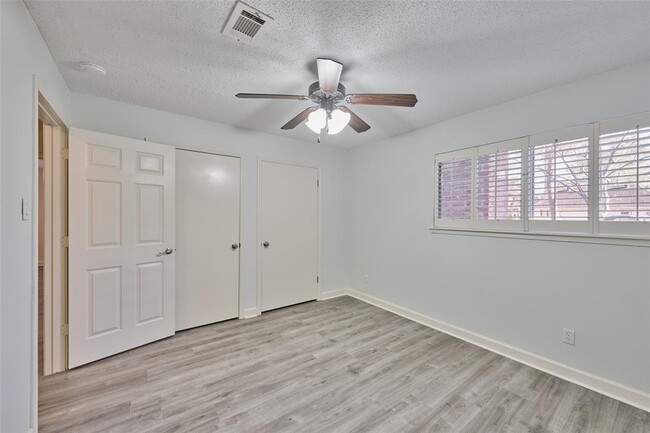 Building Photo - 715 Baltic Ln