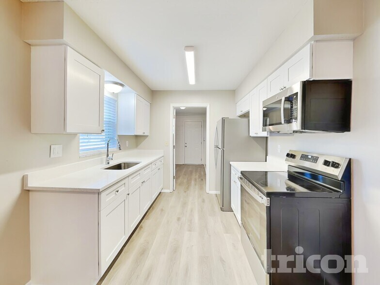 Building Photo - 6047 Calendar Ct E