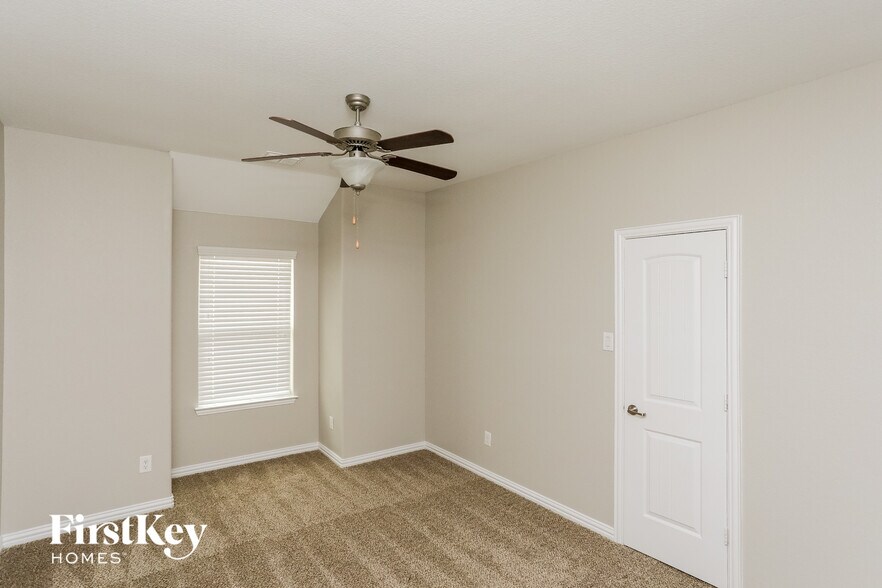 Building Photo - 150 Cameron Dr