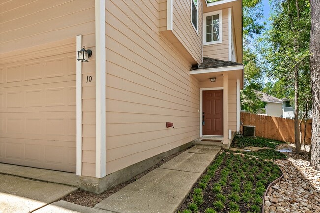 Building Photo - 10 Scenic Brook Ct