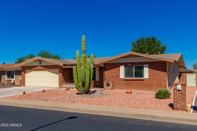 Building Photo - 4630 E Elena Ave
