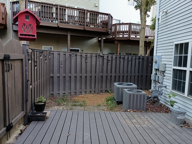 Building Photo - 2039 Capstone Cir