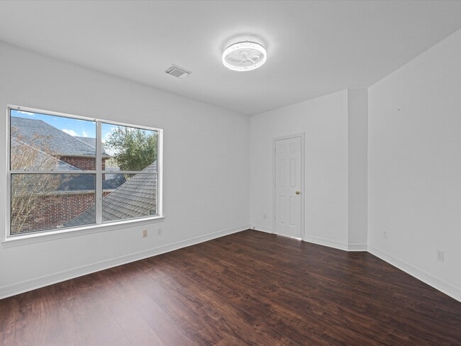 Building Photo - 15318 Beecham Dr