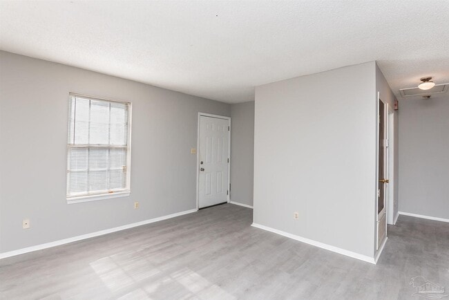 Building Photo - 5405 E Shore Dr