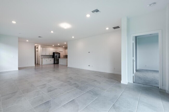 Building Photo - 1306 Tangled Orchard Tr