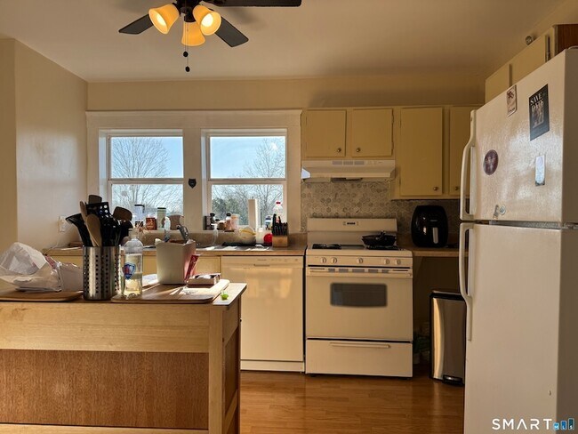 Building Photo - 804 Edgewood Ave