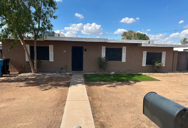 Building Photo - 1822 E Whitton Ave