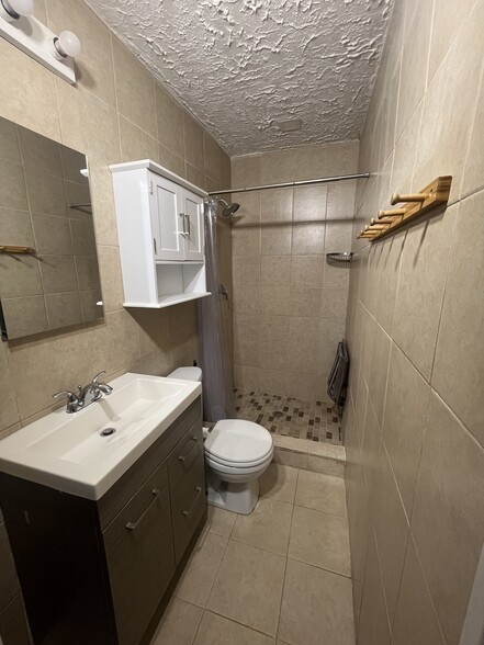 Bathroom - 160 NE 87th St