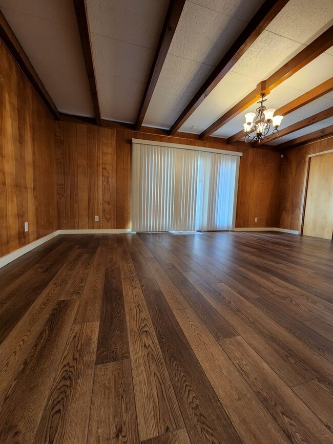 Building Photo - 1827 S Fredonia St