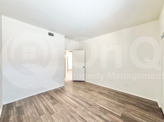 Building Photo - 11666 N 28th Dr