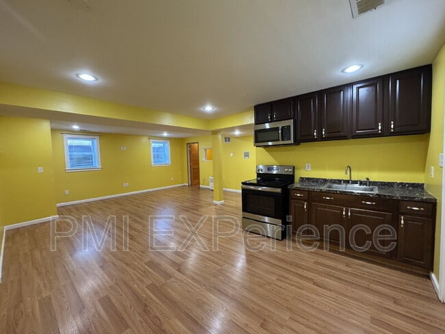 Building Photo - 3203 Amador Dr