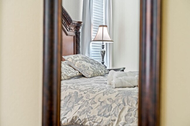 Building Photo - 1496 Moon Valley Dr