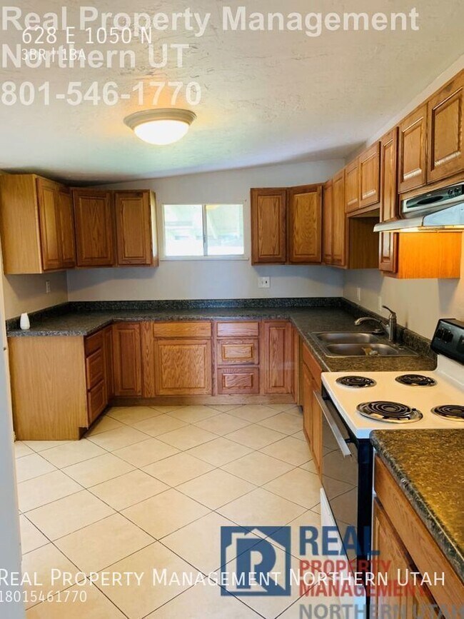 Building Photo - 628 E 1050 N St