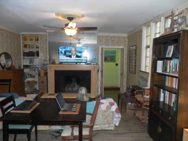 Building Photo - 239 Fairway Dr