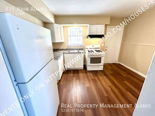 Building Photo - **MOVE-IN SPECIAL** AVAILABLE NOW! 2 Bedro...