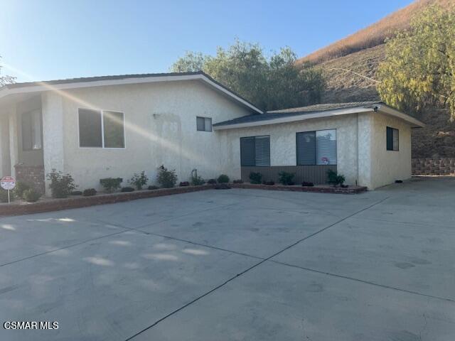 Building Photo - 2485 E Hillcrest Dr