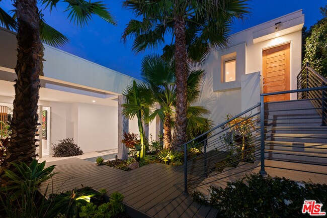 Building Photo - 2630 Eden Pl
