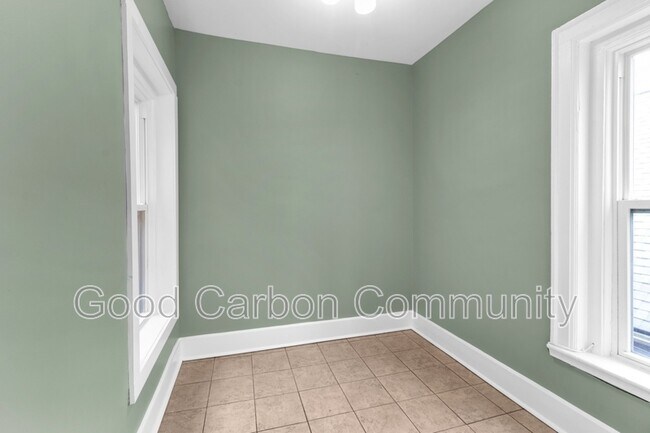 Building Photo - 718 Ashland Ave