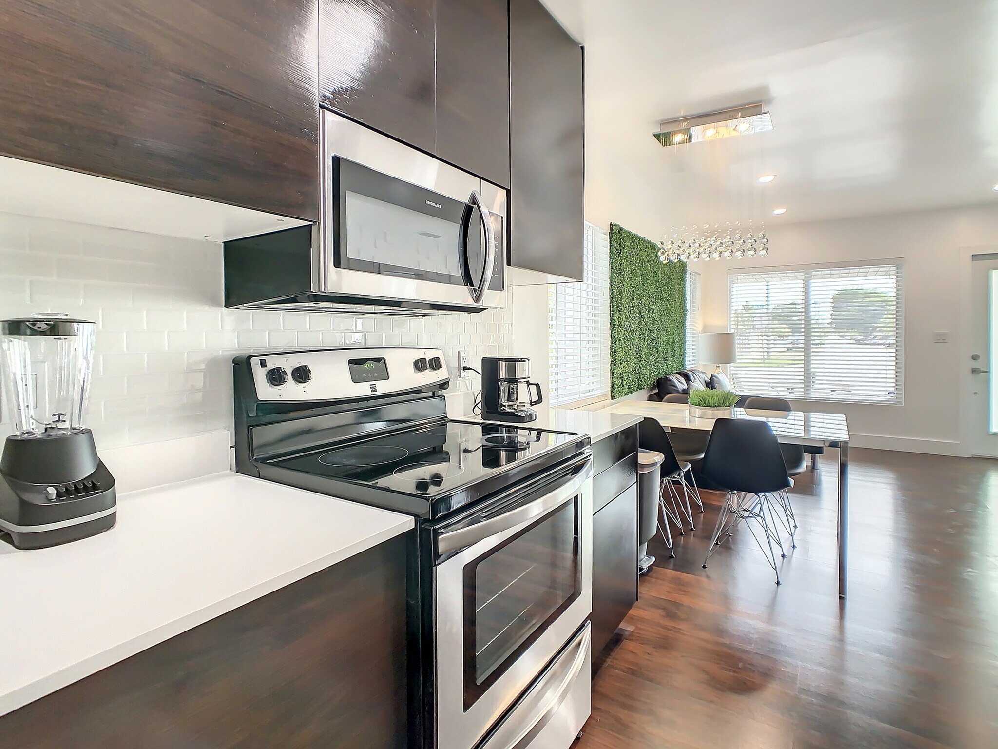 Building Photo - 2714 SW 36th Ave