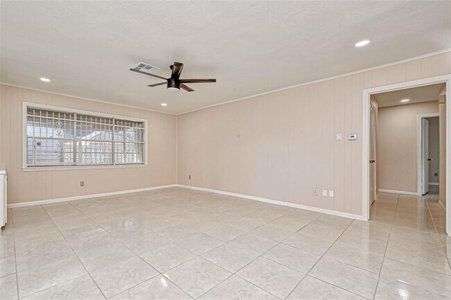 Building Photo - 11503 High Star Dr