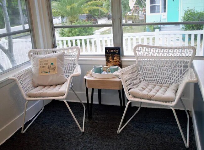 Florida Room - 1115 8th St N