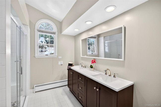 Building Photo - 6 Raven Way