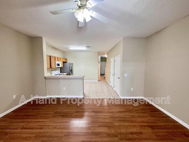 Building Photo - 1413 Retreat Cir