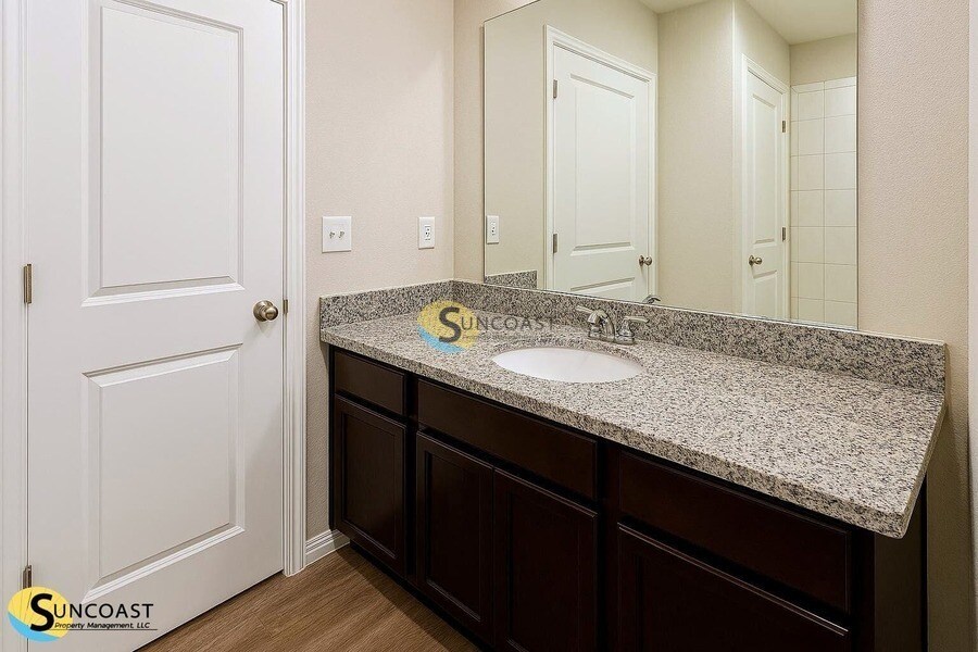 Building Photo - 6486 Sweetbay Ln