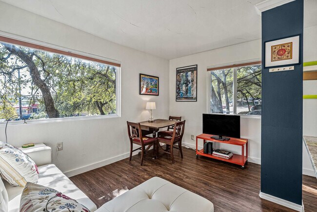 Primary Photo - 3018 S 1st St