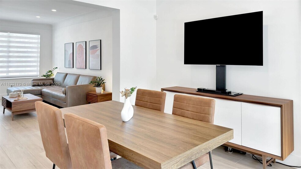 Building Photo - 130 SW 26th Rd