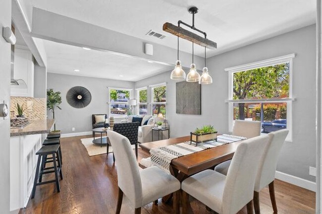 Building Photo - 4899 Circle Dr