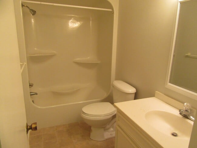 Building Photo - One-Level Golf Course Living-- Waterfront ...