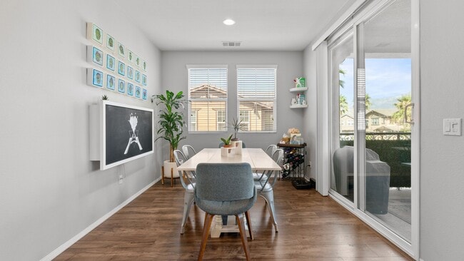Building Photo - Beautiful 2-Bedroom, 2-Bathroom Condo with...