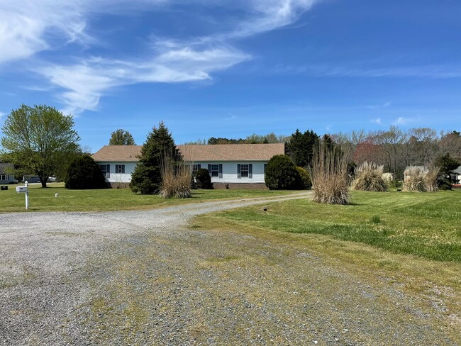 Building Photo - 11582 Charity Ln