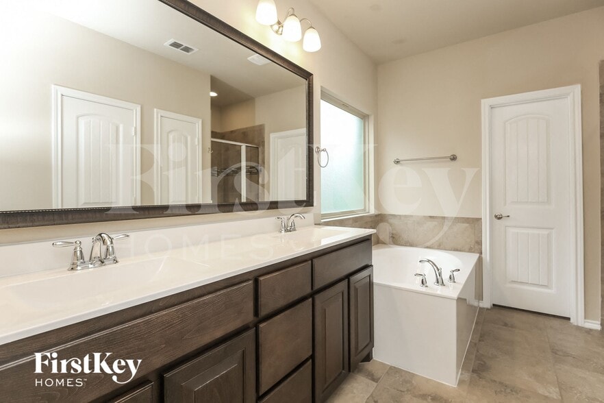 Building Photo - 517 Gannet Trl