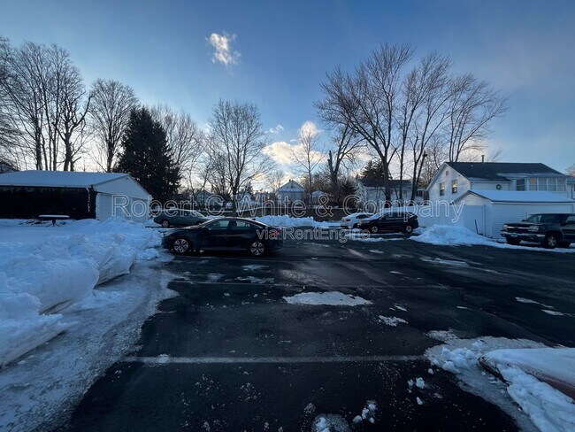 Building Photo - 92 Water St