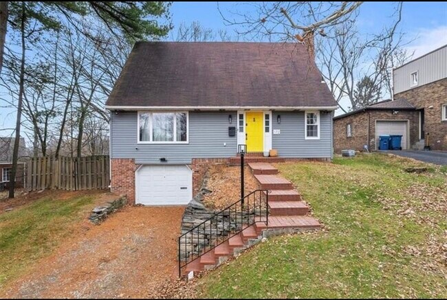 Primary Photo - 172 Crescent Hills Rd