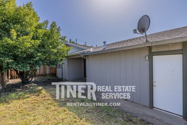 Building Photo - 9282 Corinthian Cir