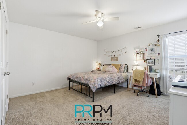 Building Photo - 249 Elmhaven Dr