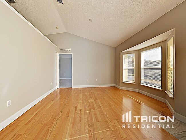 Building Photo - 4201 Castle Ave