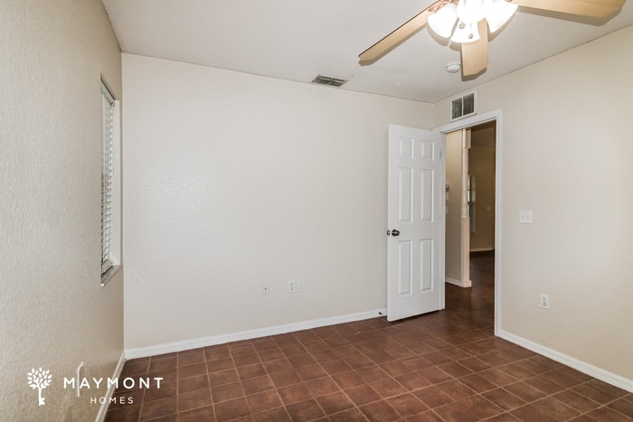 Building Photo - 1460 Greenview Ave