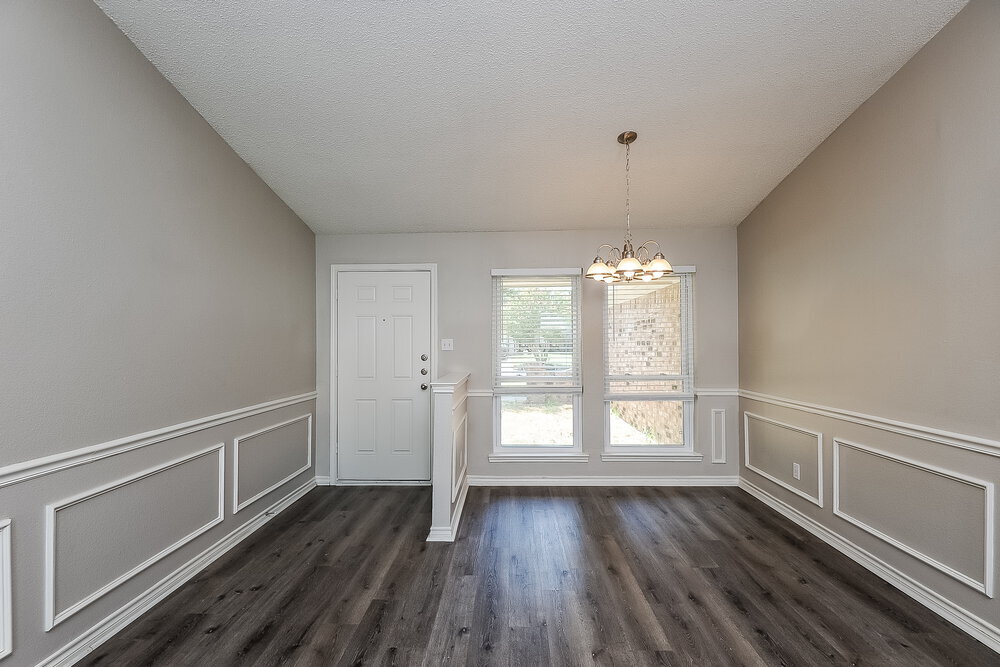 Building Photo - 7401 Meadow Creek Dr